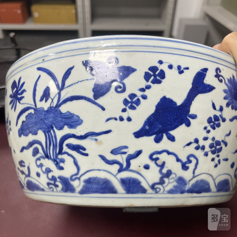 明嘉靖 青花鱼藻纹案缸 - 图8